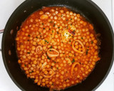 Foto del paso 8 de la receta: Garbanzos picantes a la sobrasada con bacalao y calamares v2