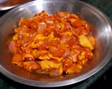 चिली चिकन रोल (chilli chicken roll recipe in hindi) रेसिपी चरण 2 फोटो
