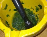 Foto del paso 3 de la receta: Merluza a la plancha con salsa verde