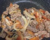 Foto del paso 3 de la receta: Fajitas de res en tres pasos😋