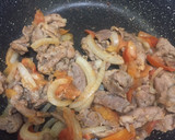 Foto del paso 3 de la receta: Fajitas de res en tres pasos😋