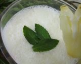 A picture of step 2 of Pineapple milkshake.
