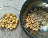 Hình bước làm 2 của món Đậu hũ non đậu gà mix chùm ngây sốt nho