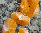 Foto del paso 1 de la receta: Bocaditos de mandarina 🍊 con glaseado 🥧