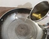 A picture of step 3 of Easy chinese maggi bhel!!.