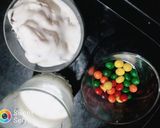 A picture of step 1 of Fruity Pebbles Milk Shake.