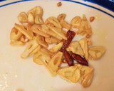 Foto del paso 4 de la receta: Gulas con langostinos al ajillo