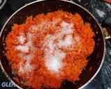 A picture of step 3 of Gajar Halwa.