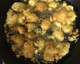 A picture of step 4 of Onion Pakodas.