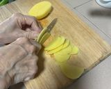 A picture of step 1 of Fried egg with potato.