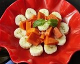 A picture of step 3 of Papaya Banana Chaat (Fruits Plate).
