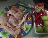 Foto langkah ke 1 dari resep Ayam Plecing.