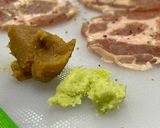 รูปขั้นตอนการทำที่ 1 ของ หมูม้วนมิโซะวาซาบิย่างซอส