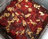 Foto del paso 9 de la receta: Brownie de mermelada de fresas y pepitas de chocolate (sin gluten)