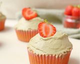 A picture of step 19 of Strawberry Cake with Vanilla Matcha Buttercream Frosting.