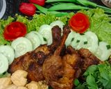 Foto langkah ke 6 dari resep Bebek Goreng Bumbu Hitam.