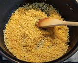 Virslis-tarhonyás egytálétel 🥘 recept fázis 3 fotója
