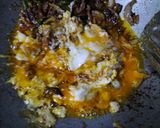 Gambar langkah 3 resipi Nasi Goreng Sardin.