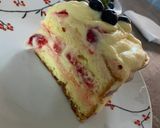 Foto del passaggio 4 della ricetta Naked cake con crema chantilly, fragole e mirtilli