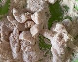 Foto langkah ke 2 dari resep Ayam Goreng Saus Tiram.