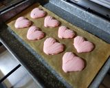 A picture of step 8 of Heart Meringues ❤.