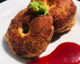 A picture of step 5 of Donut cutlets.