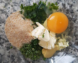 Foto del paso 2 de la receta: Albóndigas de salmón con salmorejo de pepino