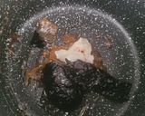 Foto del paso 3 de la receta: Confit de Canard con salsa de arándanos y castañas en almíbar en un plis plas
