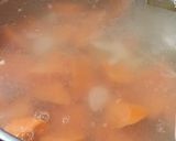 Foto langkah ke 4 dari resep Sup Ikan Salmon.