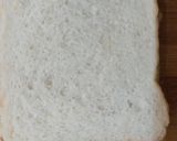 A picture of step 4 of Omlette sandwich.