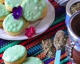 Foto del paso 4 de la receta: Galletitas de naranja con glasé de yerba mate🧉