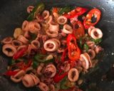 Foto langkah ke 4 dari resep Cumi Pedas Asin.