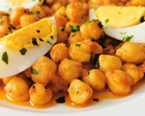 Foto del paso 4 de la receta: Guiso de Garbanzos con sofrito de tomate