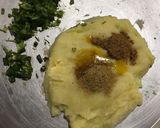 A picture of step 2 of Potato Sandwich.