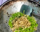 Foto langkah ke 2 dari resep Tumis Pare Tahu Udang Rebon.