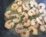 Foto del paso 3 de la receta: Pastas con Camarones al ajillo (suave)