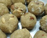 A picture of step 2 of Chawal ki pinni.