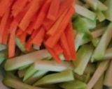 Foto langkah ke 3 dari resep Sayur bobor labu wortel ayam.