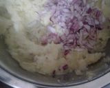 A picture of step 2 of Aloo Bread.