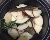 Foto langkah ke 1 dari resep Rosemary Apple Cinnamon Tea.