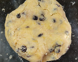Foto del paso 2 de la receta: Galletitas de vainilla y pasas de uvas 😋😋