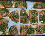 Foto del passaggio 3 della ricetta Trota alle Erbe Aromatiche con Insalata di Cedro