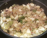 Foto del paso 9 de la receta: Caldereta de Cordero con Vermout, Manzana y Alcachofa