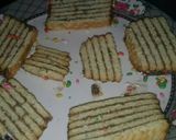 A picture of step 6 of No bake marie biscuitcake.