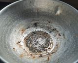 A picture of step 4 of Eggplant mint gothsu/curry.