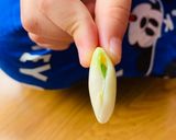 Hình bước làm 1 của món Cá chim biển trắng chiên nghệ và canh hầm đậu củ quả