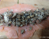 Foto del paso 4 de la receta: Canelón de salmón con duxelles grasa de portobellos