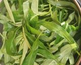 Foto langkah ke 1 dari resep Plecing Kangkung Jawa.