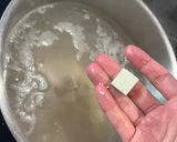 A picture of step 4 of Miso soup made with Fish head.