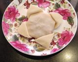 A picture of step 6 of Flower Samosa.